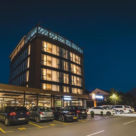 Bristol Hotel Подгорица Екстериор снимка