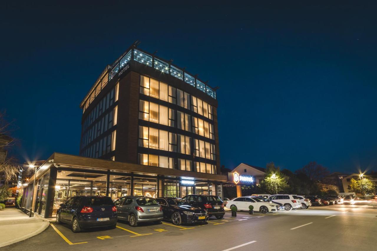 Bristol Hotel Подгорица Екстериор снимка