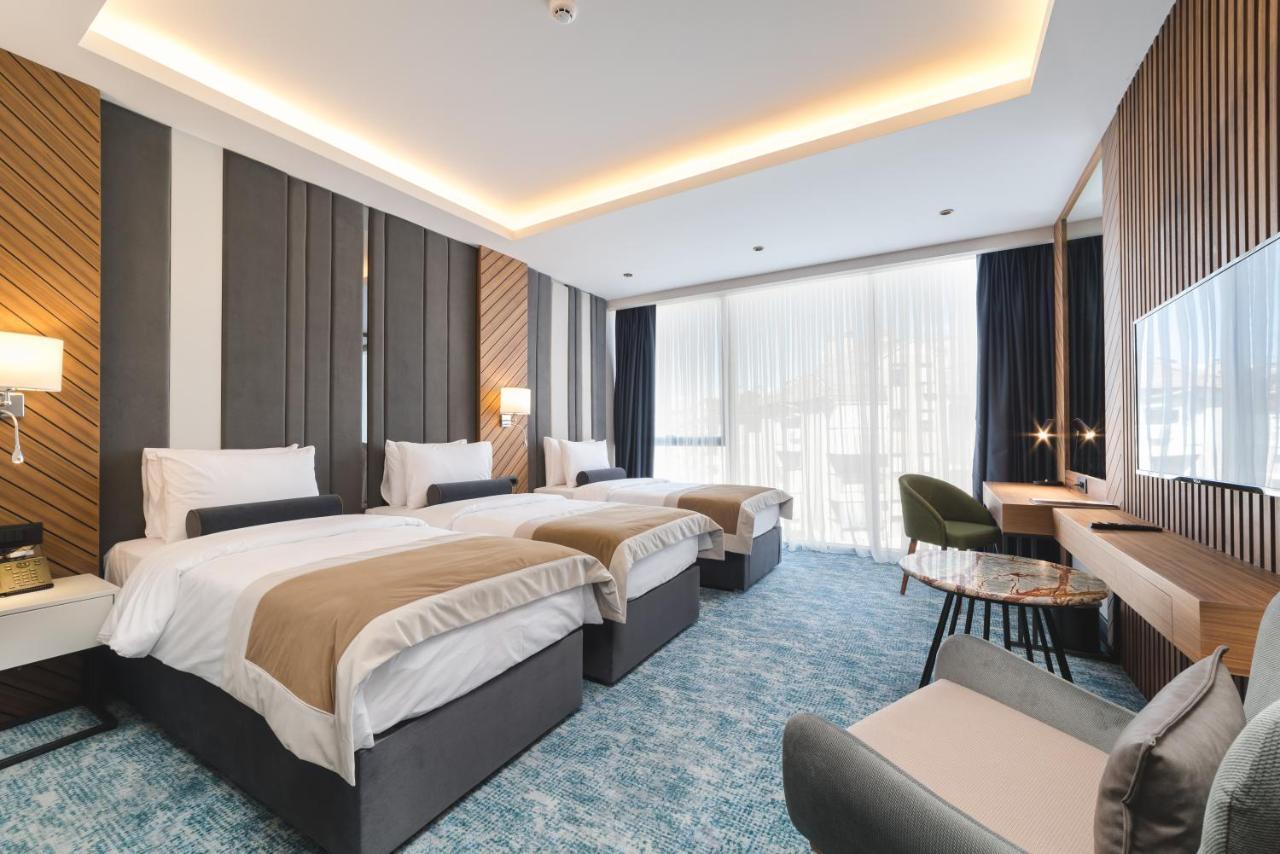 Bristol Hotel Подгорица Екстериор снимка